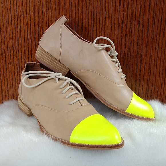 Matisse Shoes - NWOT Matisse oxfords. Size 9